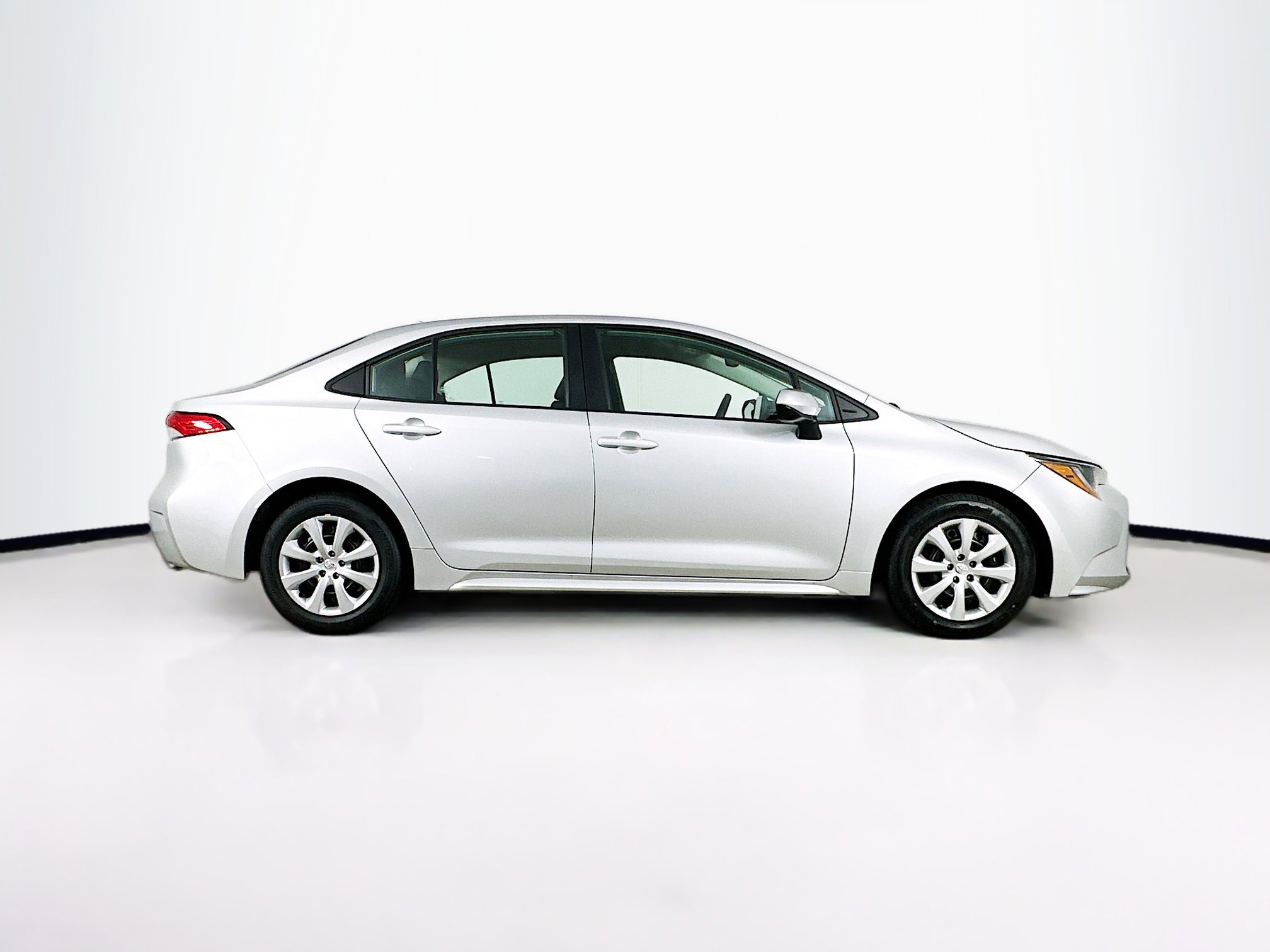 Used 2025 Toyota Corolla LE image 10