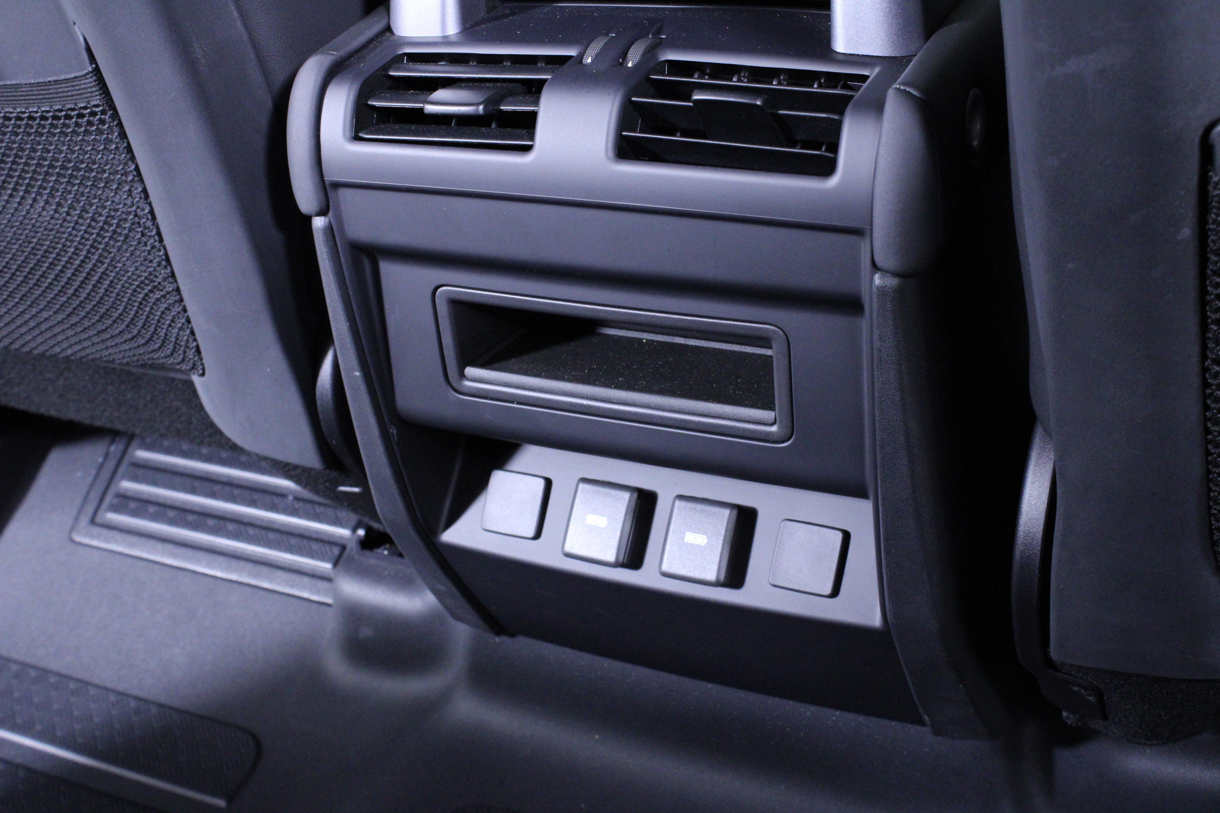 Used 2024 Land Rover Defender 110 S image 15