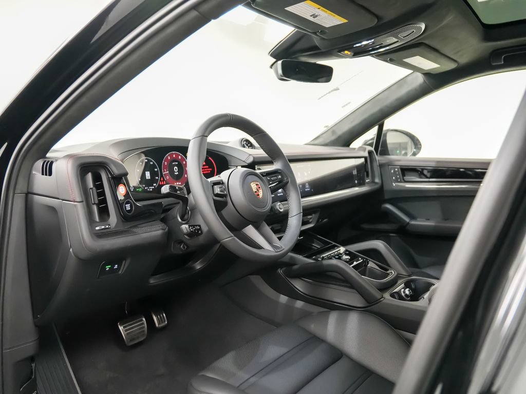 New 2026 Porsche Cayenne GTS AWD/4WD image 4