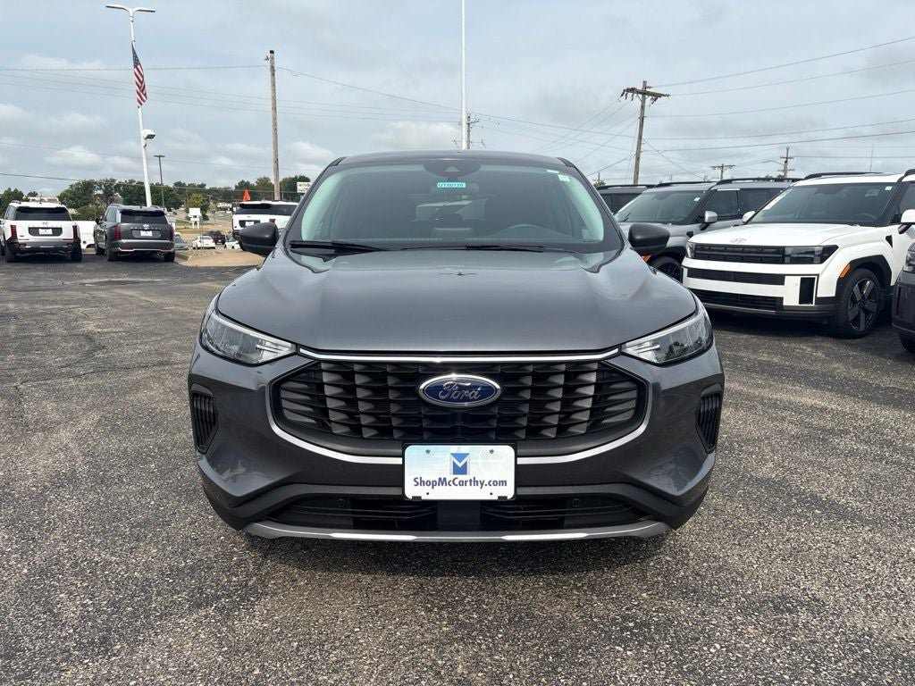 Used 2025 Ford Escape Active w/ Cold Weather Package FWD image 2