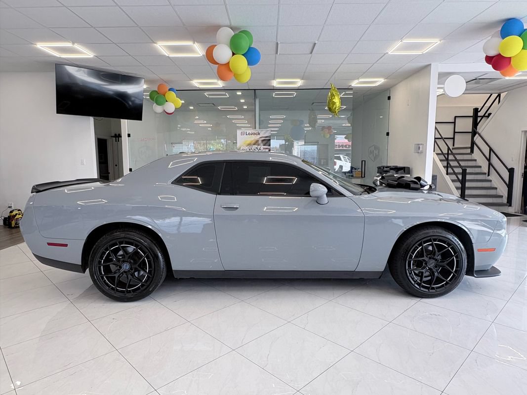 Used 2021 Dodge Challenger SXT w/ Blacktop Package RWD image 5