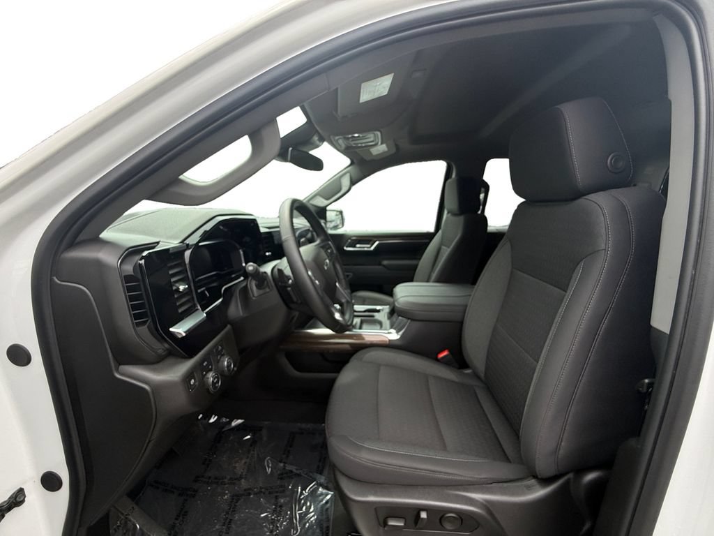 Used 2025 Chevrolet Silverado 1500 RST AWD/4WD image 9