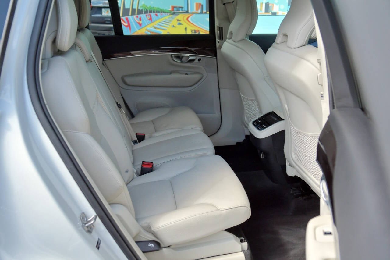 Used 2019 Volvo XC90 T5 Momentum w/ Protection Package Premier AWD/4WD image 33
