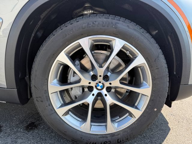 New 2026 BMW X5 xDrive40i w/ Climate Comfort Package AWD/4WD image 16