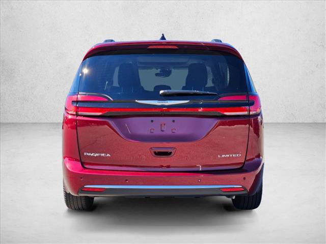 Used 2023 Chrysler Pacifica Limited image 6