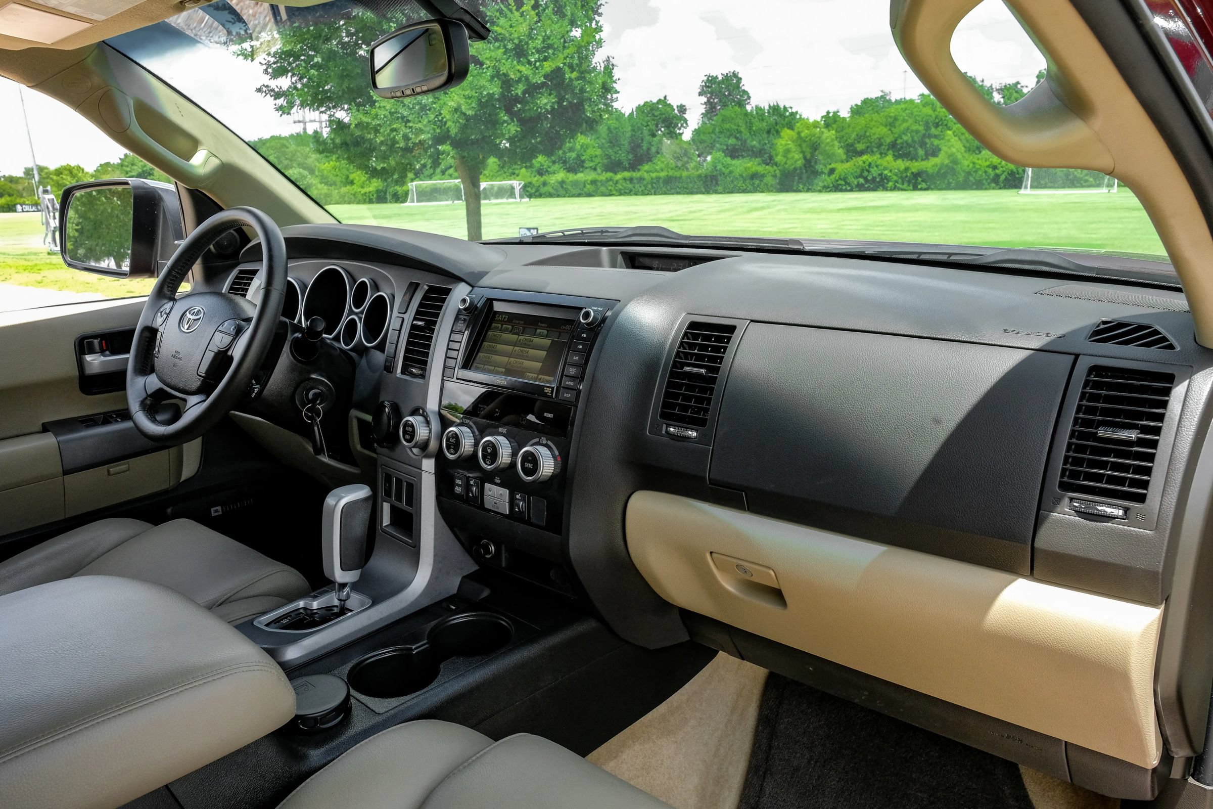 Used 2011 Toyota Sequoia Limited RWD image 11
