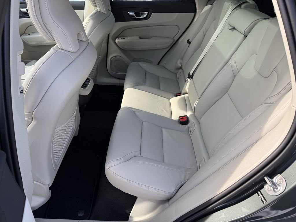 New 2026 Volvo XC60 B5 Ultra w/ Climate Package image 11
