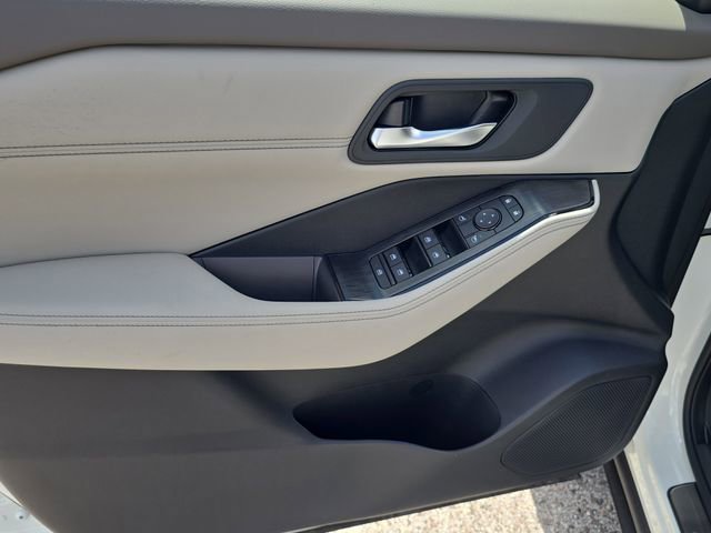 New 2026 Nissan Rogue SV FWD image 18