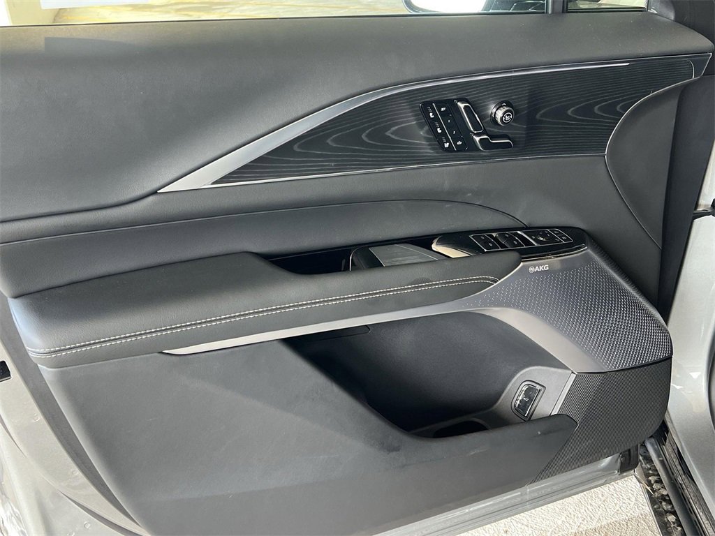 New 2026 Cadillac Lyriq V image 10