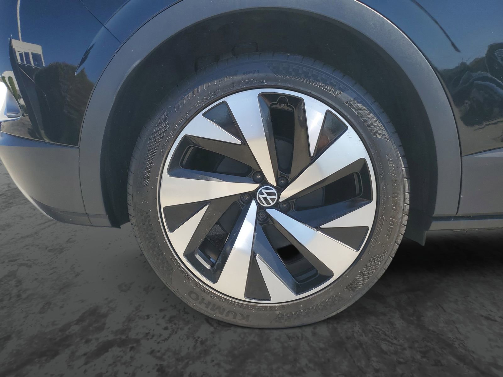 Used 2021 Volkswagen ID.4 Pro S w/ Gradient Package AWD/4WD image 5