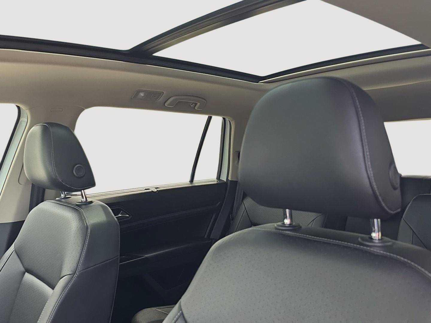 Used 2019 Volkswagen Atlas SE w/ Panoramic Sunroof Package AWD/4WD image 5
