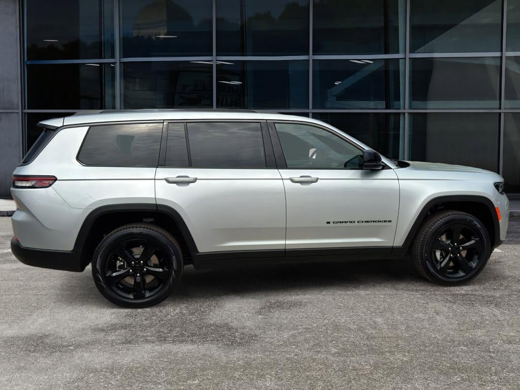 New 2026 Jeep Grand Cherokee L Limited RWD image 8