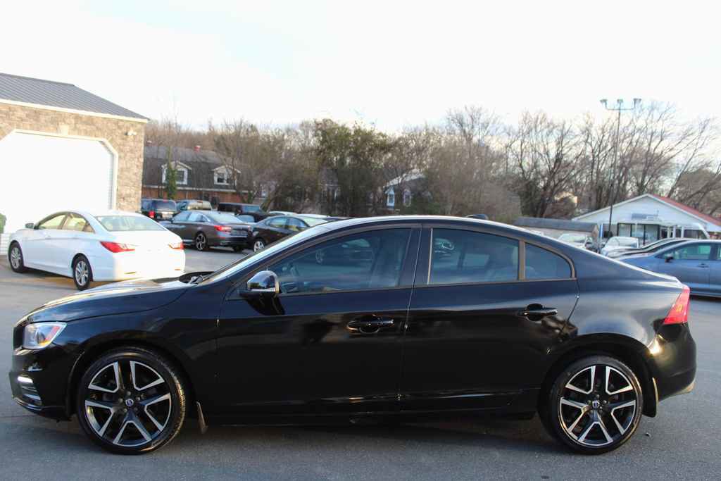 Used 2017 Volvo S60 T5 Dynamic w/ Vision Package image 9