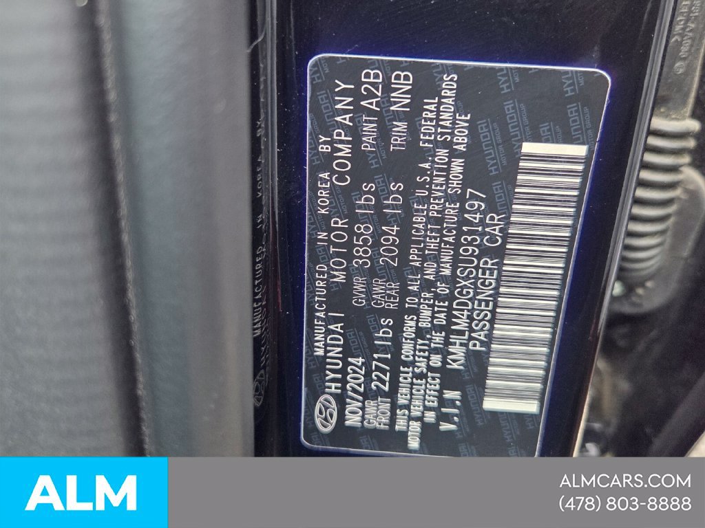 Used 2025 Hyundai Elantra Sport FWD image 17