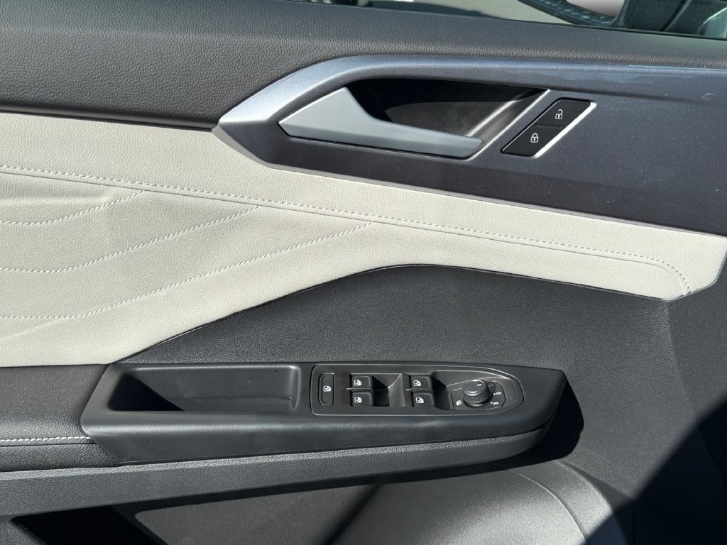 New 2027 Volkswagen Taos SEL AWD/4WD image 11