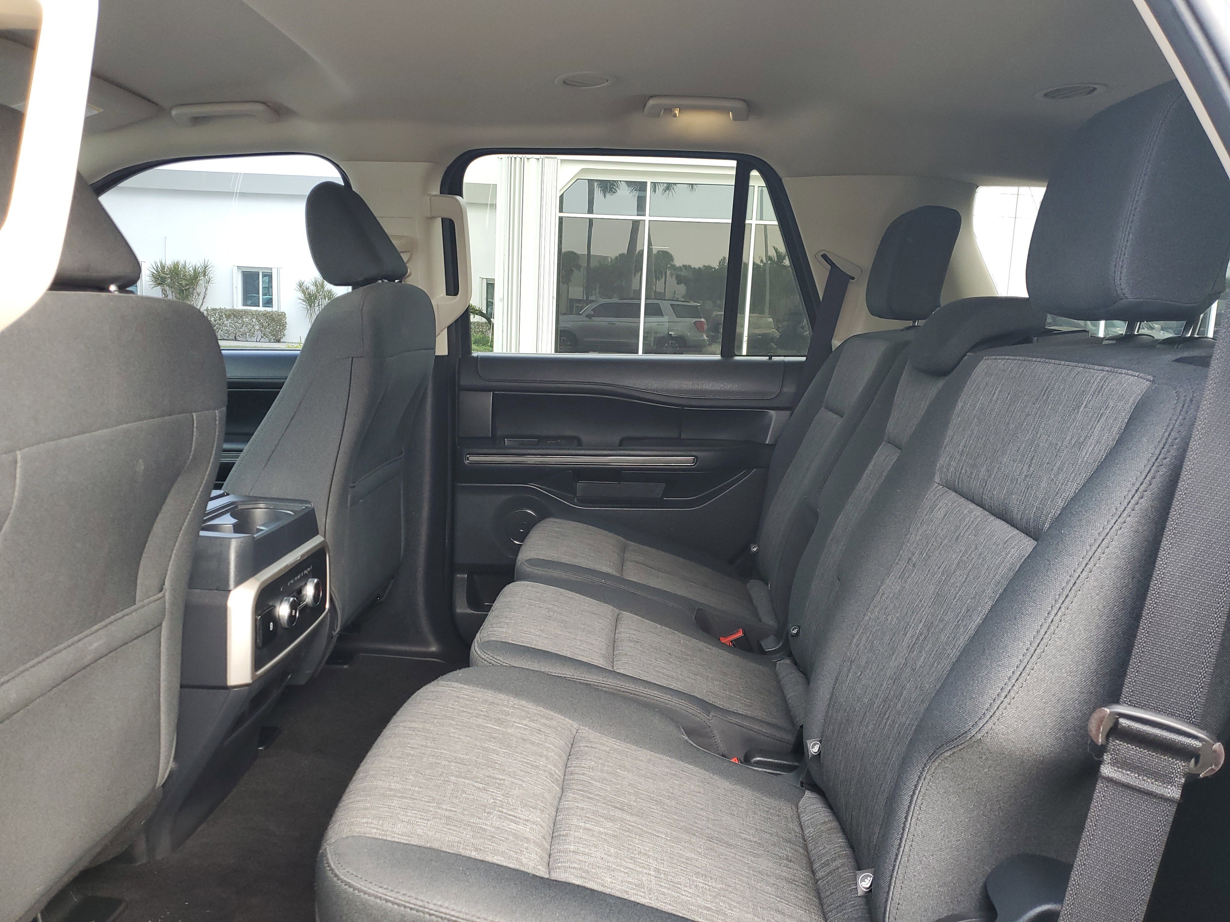 Used 2023 Ford Expedition XLT image 15