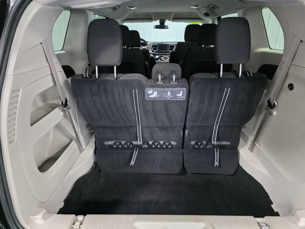 Used 2021 Chrysler Voyager LX w/ Cold Weather Group FWD image 12