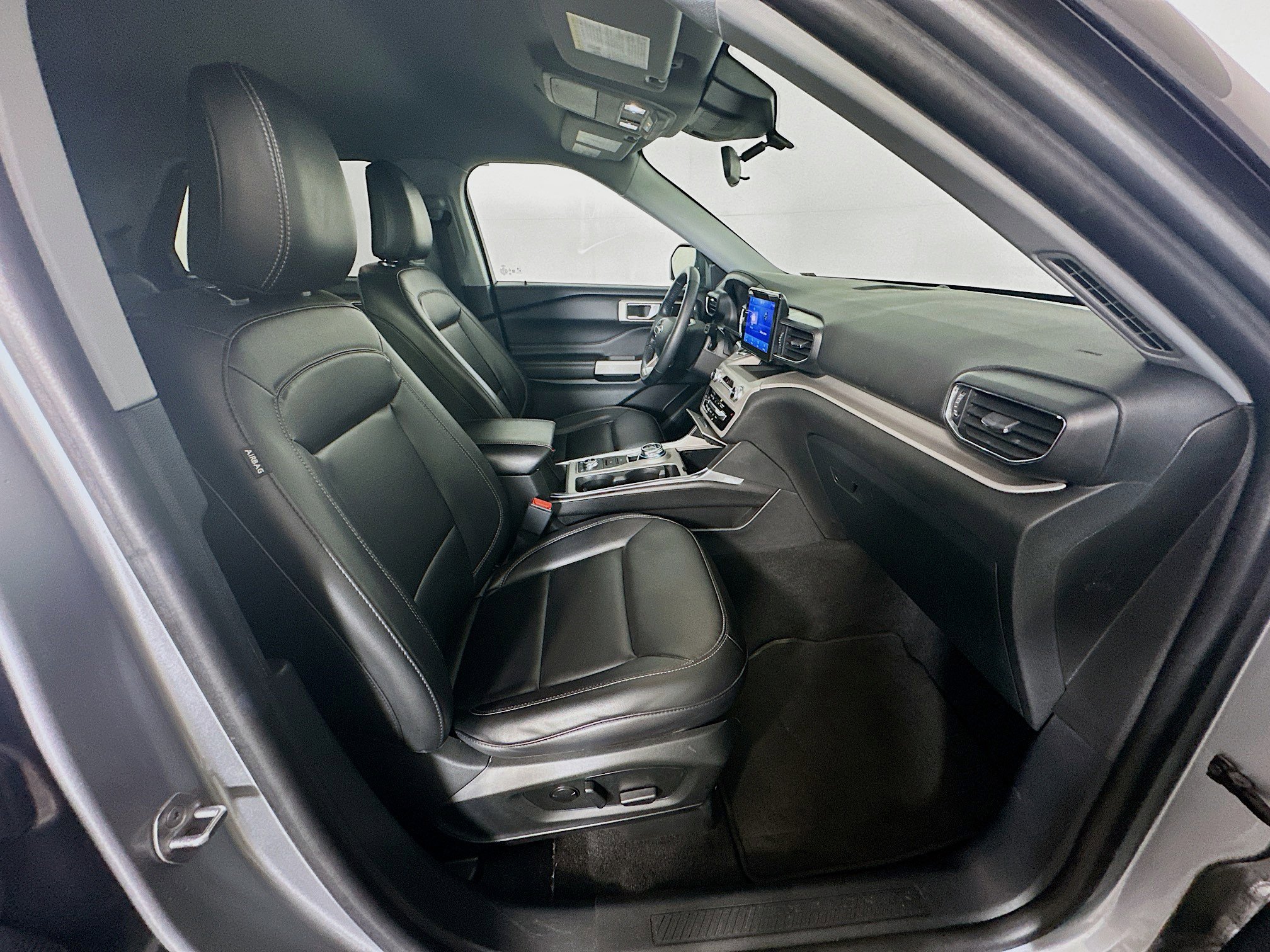 Used 2024 Ford Explorer XLT w/ Equipment Group 202A image 34