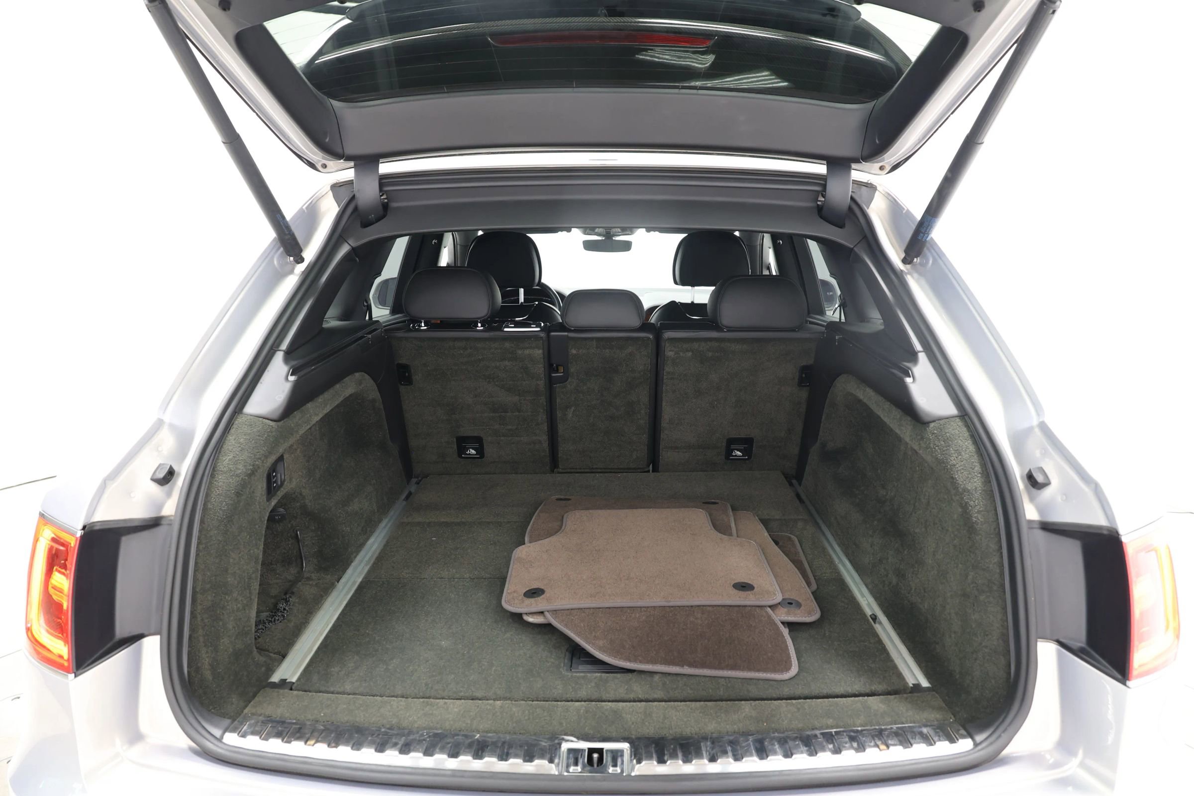 Used 2017 Bentley Bentayga image 72