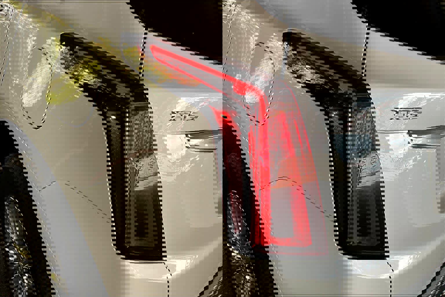 Used 2023 Cadillac XT5 Premium Luxury w/ LPO, Floor Liner Package image 28