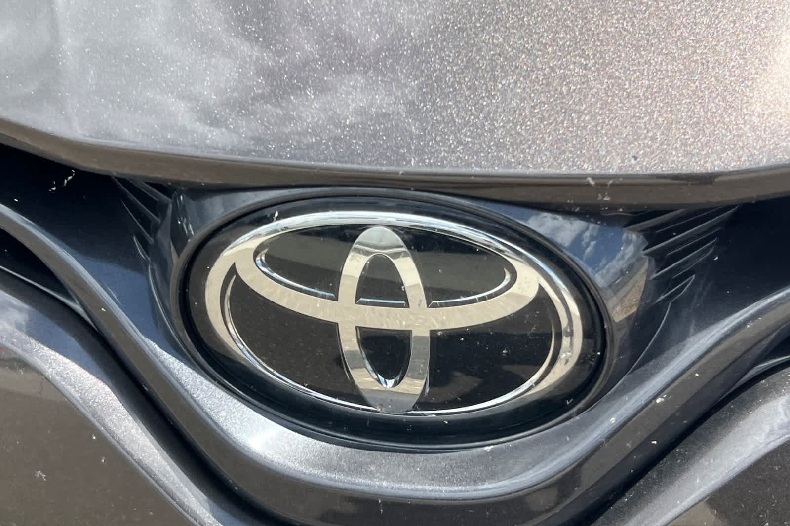 Used 2018 Toyota Camry LE FWD image 13