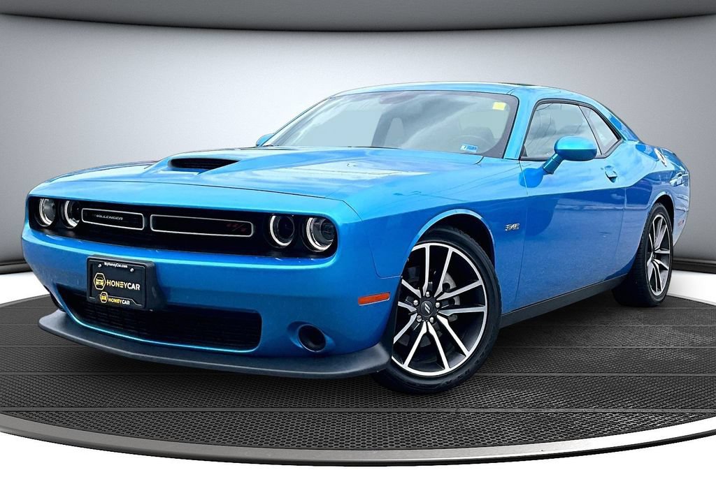 Used 2023 Dodge Challenger R/T RWD image 3