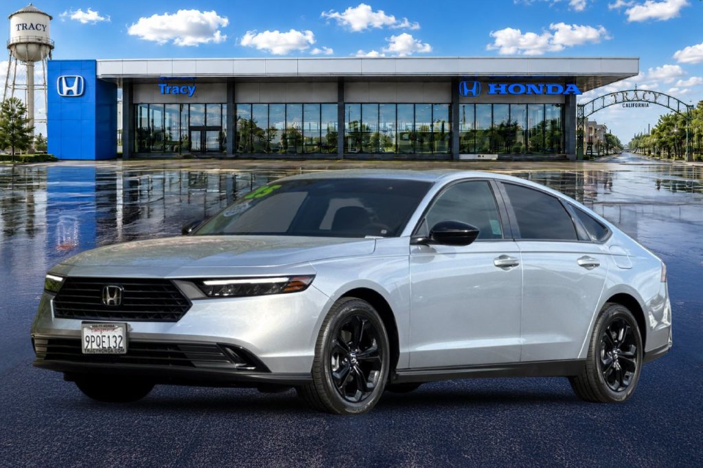Used 2025 Honda Accord SE image 14