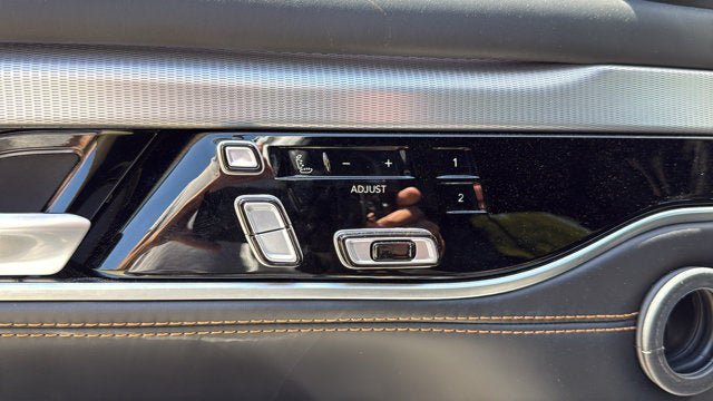 Certified 2023 Jeep Grand Wagoneer Series III AWD/4WD image 14