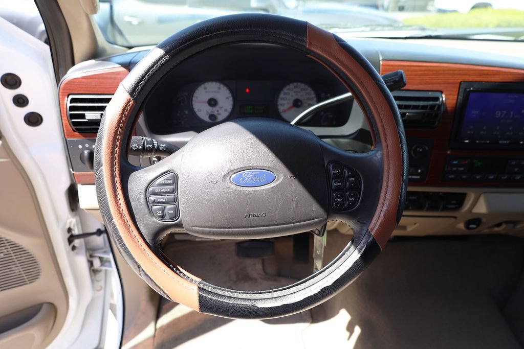 Used 2007 Ford F350 Lariat AWD/4WD image 12