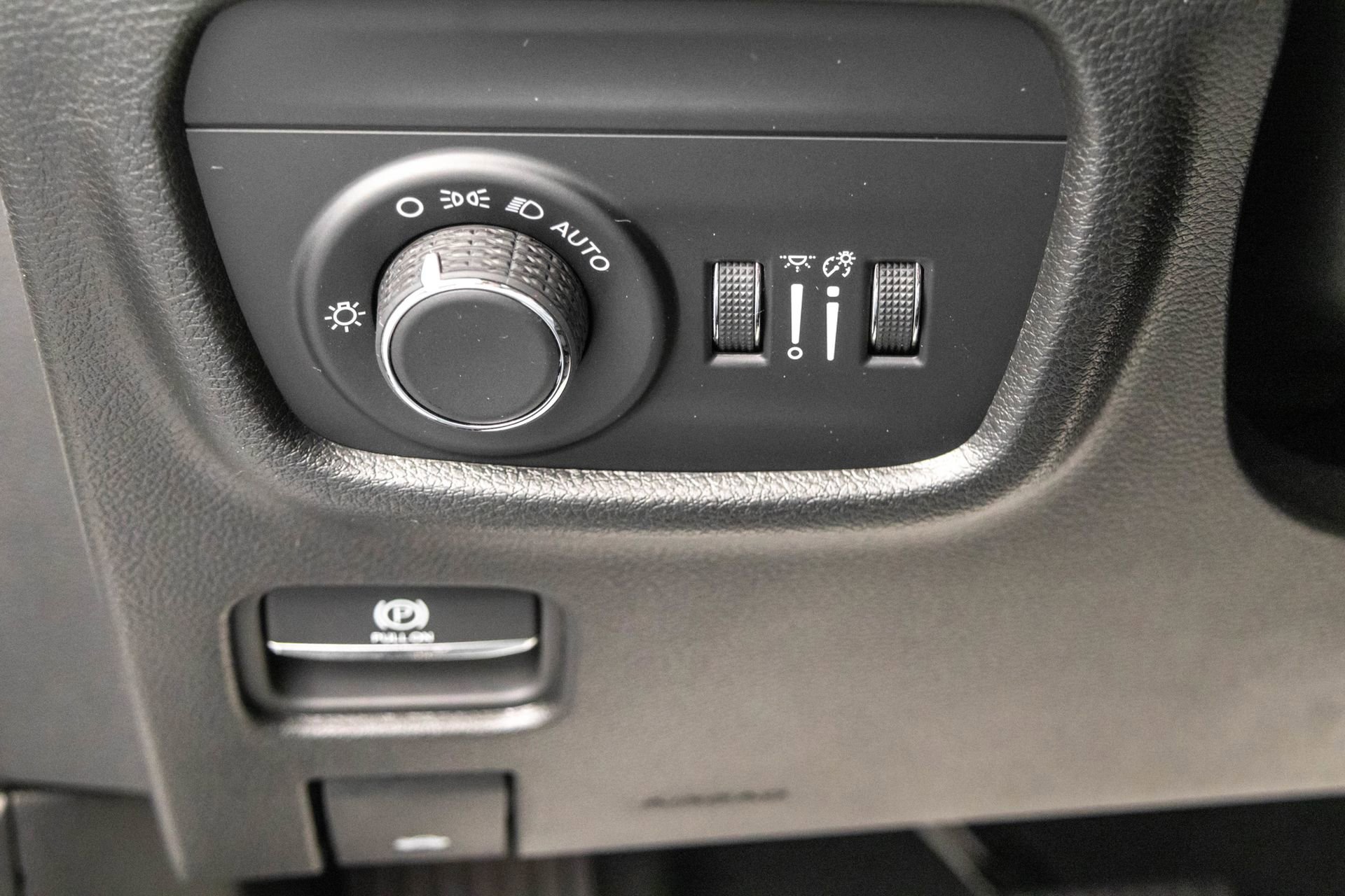 Used 2023 Jeep Grand Cherokee L Laredo AWD/4WD image 18