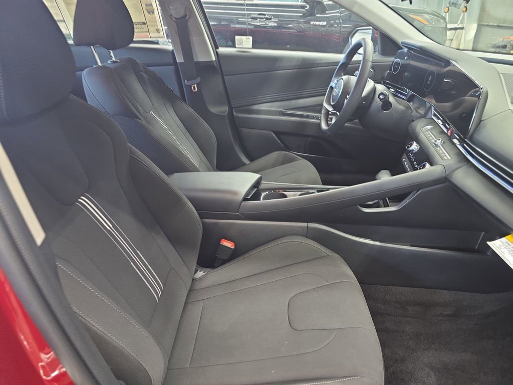 Certified 2024 Hyundai Elantra SEL w/ Convenience Package FWD image 10