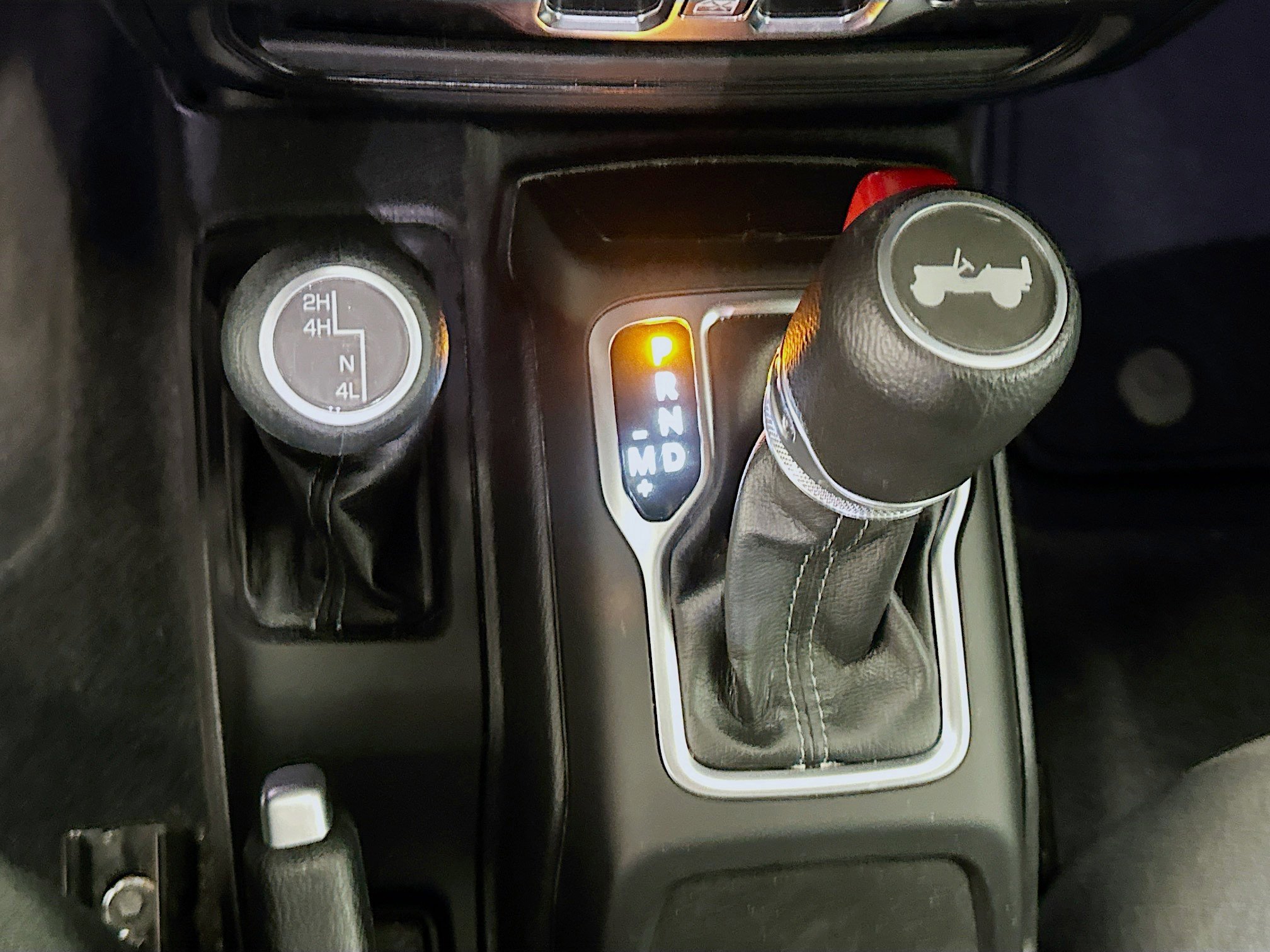 Used 2025 Jeep Wrangler Sahara image 25