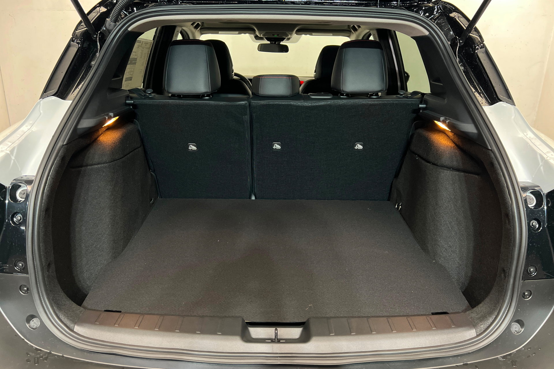 New 2026 Nissan Kicks SR w/ SR Premium Package AWD/4WD image 22