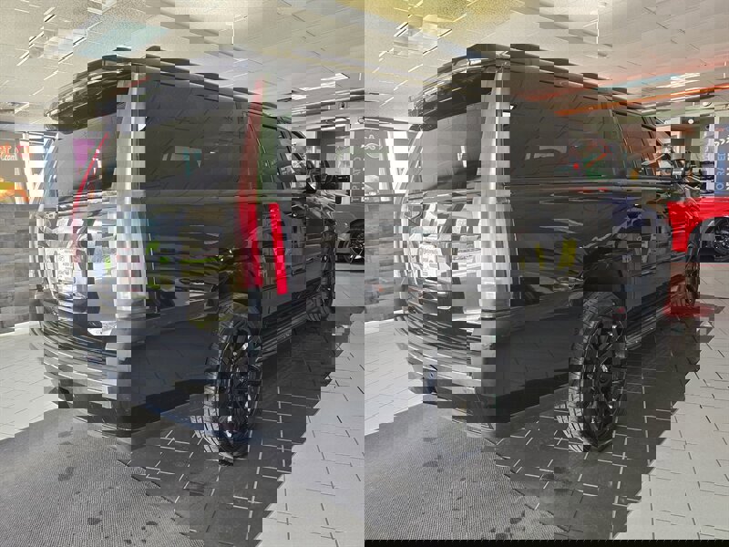 Used 2016 Cadillac Escalade ESV Luxury image 4