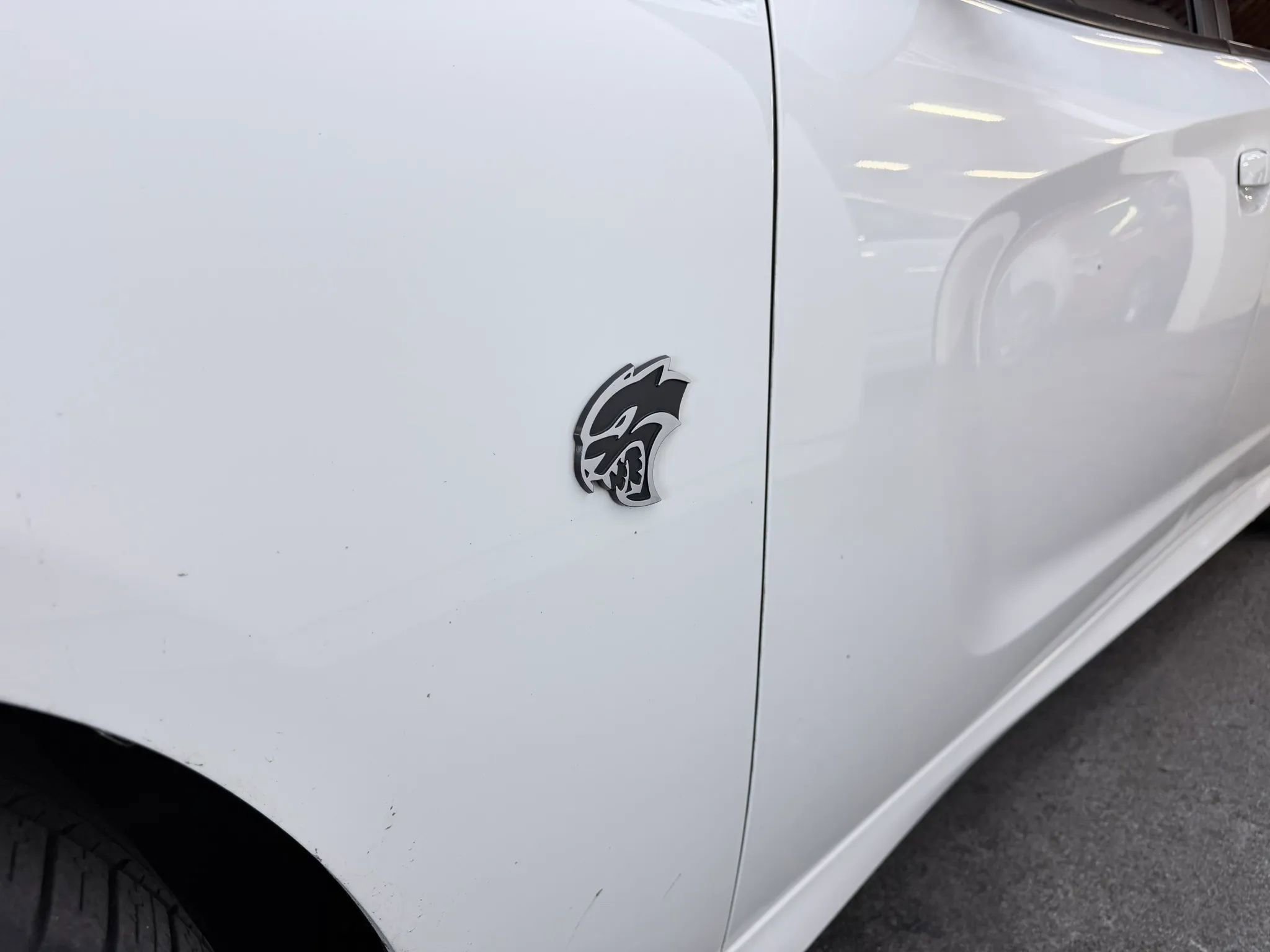 Used 2018 Dodge Charger SRT Hellcat w/ Harman/Kardon Audio Group RWD image 5
