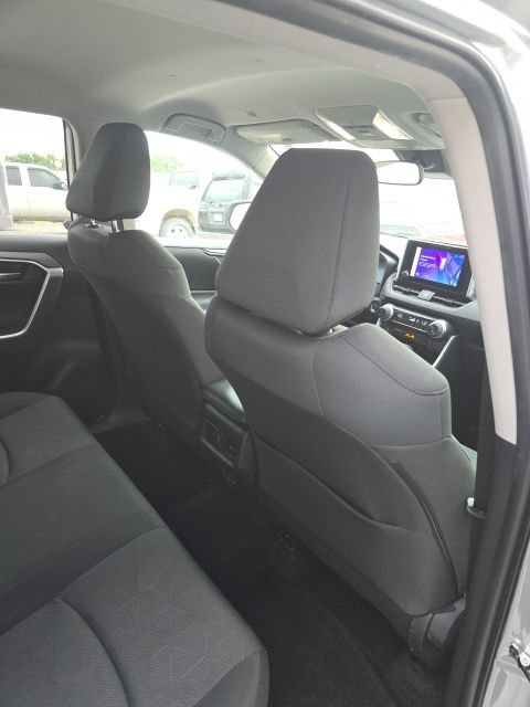 Used 2025 Toyota RAV4 XLE AWD/4WD image 25