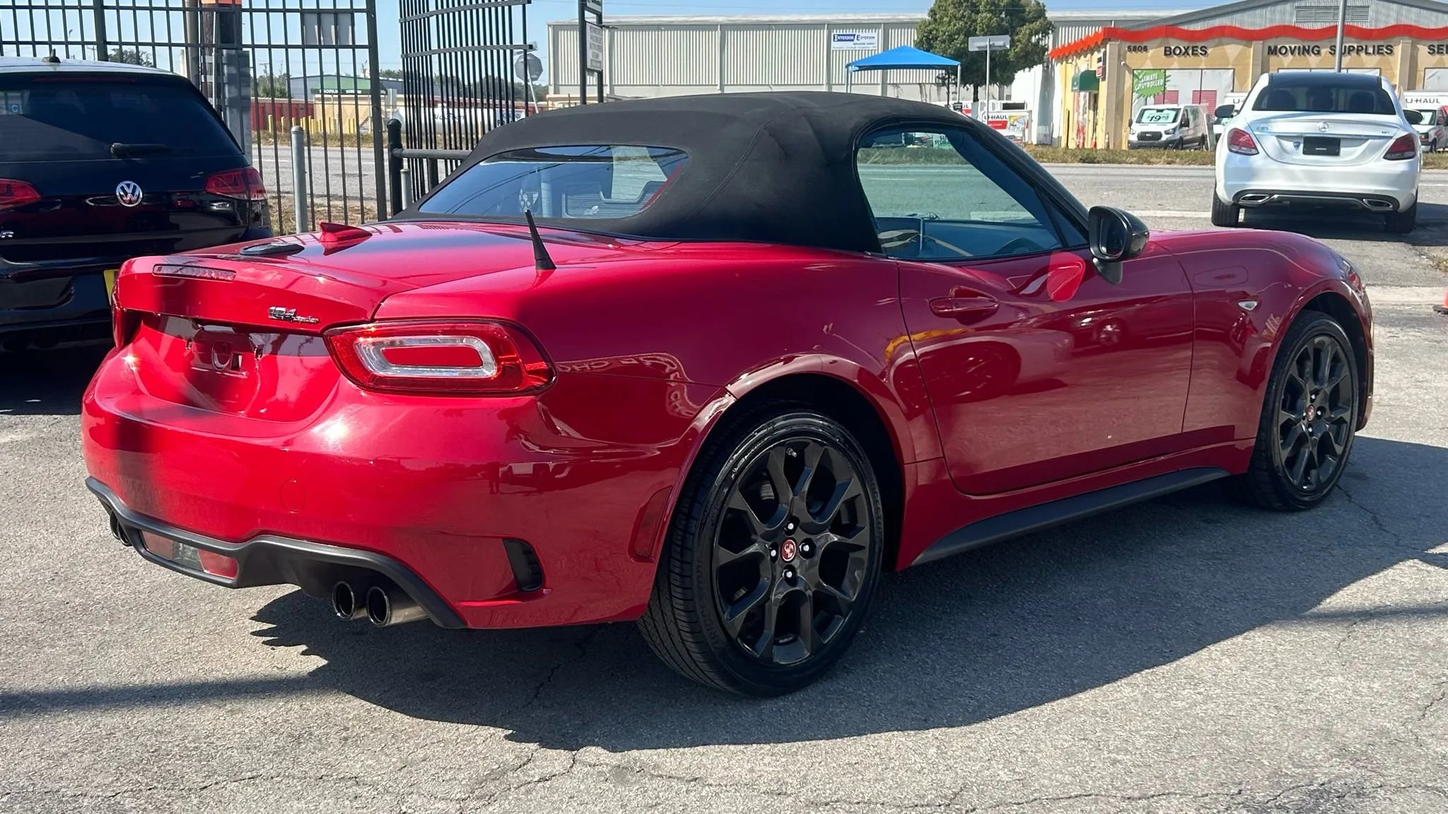 Used 2018 FIAT 124 Spider Abarth image 4
