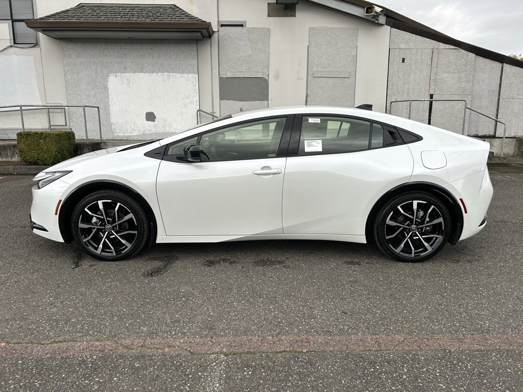 New 2026 Toyota Prius Plug-In Hybrid image 8