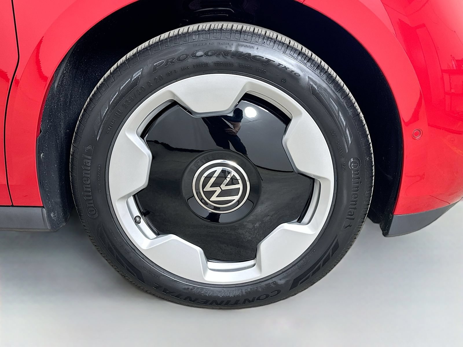 New 2025 Volkswagen ID. Buzz Pro S Plus AWD/4WD image 10