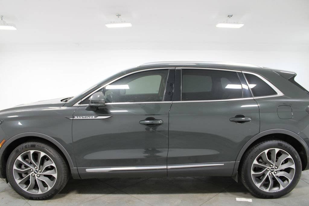 Used 2023 Lincoln Nautilus Reserve w/ Equipment Group 201A image 6