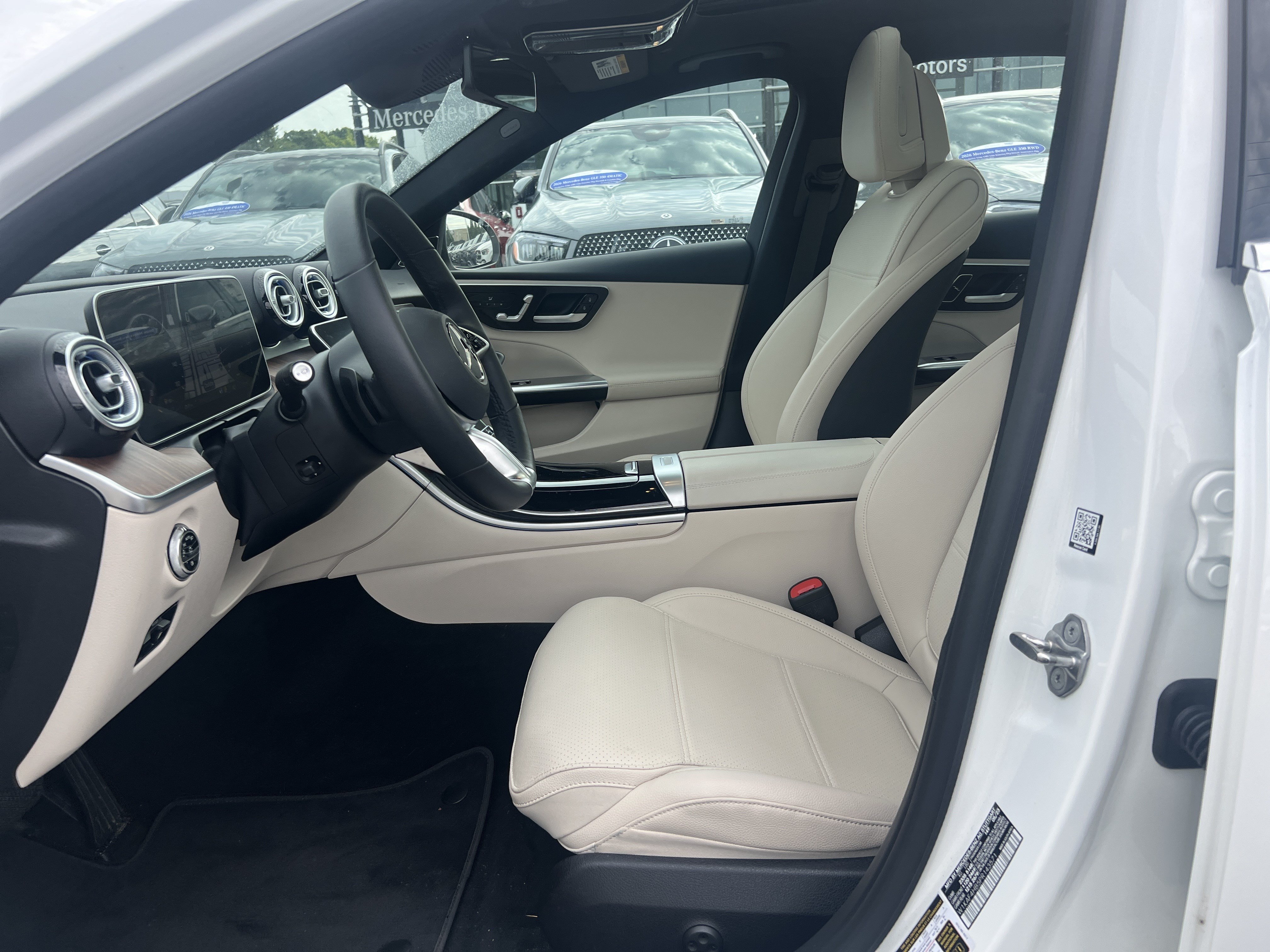 Used 2023 Mercedes-Benz C 300 4MATIC Sedan image 16