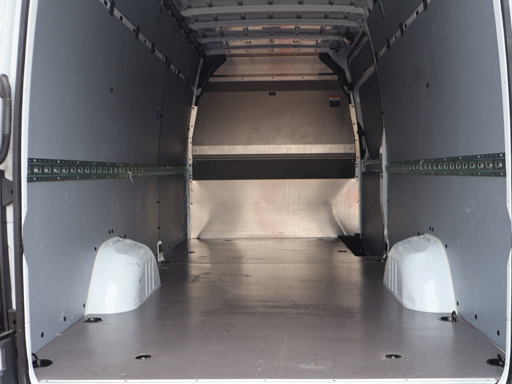Used 2024 Mercedes-Benz eSprinter 170 Cargo image 13