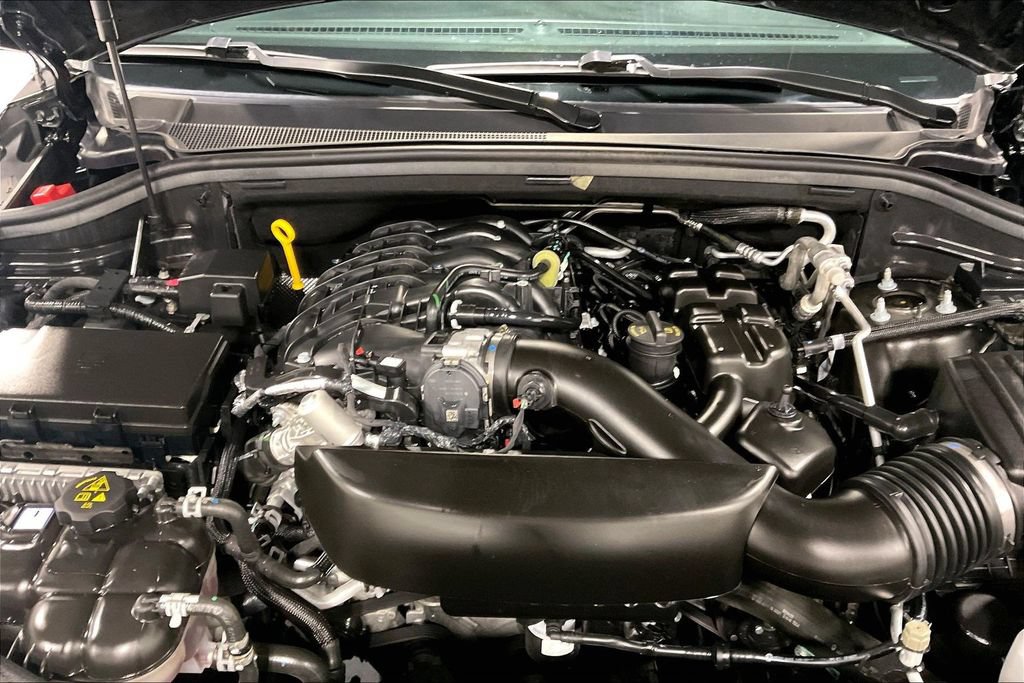 Used 2025 Dodge Durango GT AWD/4WD image 40