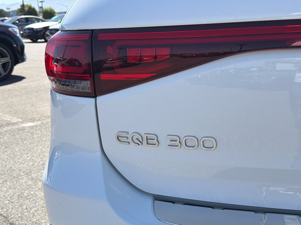 Certified 2023 Mercedes-Benz EQB 300 4MATIC w/ Exclusive Package image 14