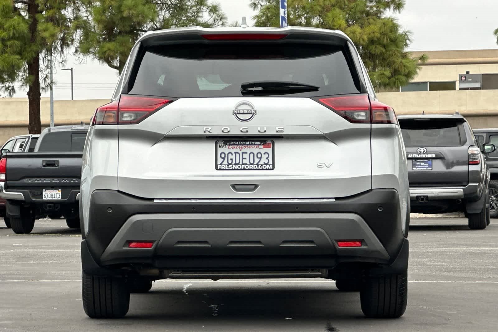 Used 2023 Nissan Rogue SV image 8