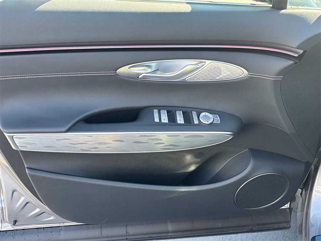 New 2026 Genesis Electrified GV70 image 17