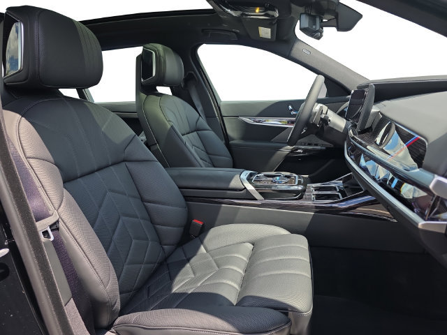 New 2026 BMW 750e xDrive AWD/4WD image 22
