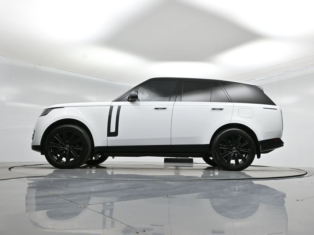 Used 2025 Land Rover Range Rover SE image 6