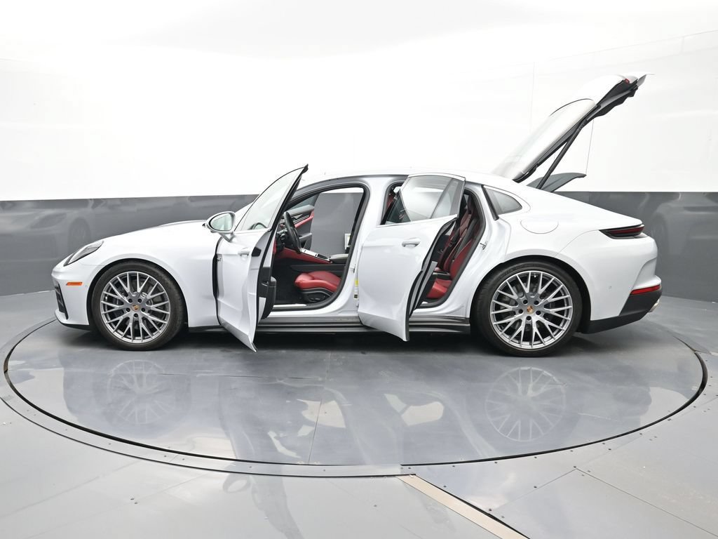 Certified 2025 Porsche Panamera 4 E-Hybrid AWD/4WD image 30
