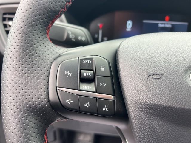 Certified 2024 Ford Escape ST-Line w/ Tech Pack #1 AWD/4WD image 9